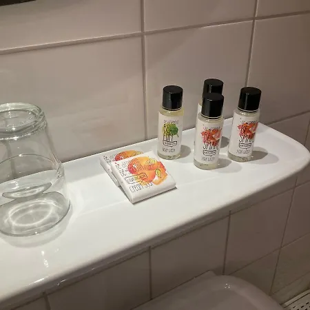 Plato By Hofstad Studio's 4* Гаага