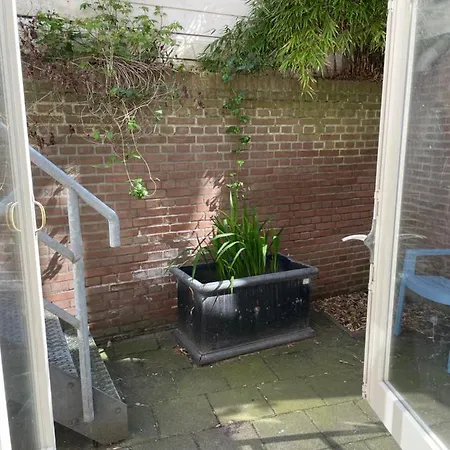 Plato By Hofstad Studio's 4* Haag