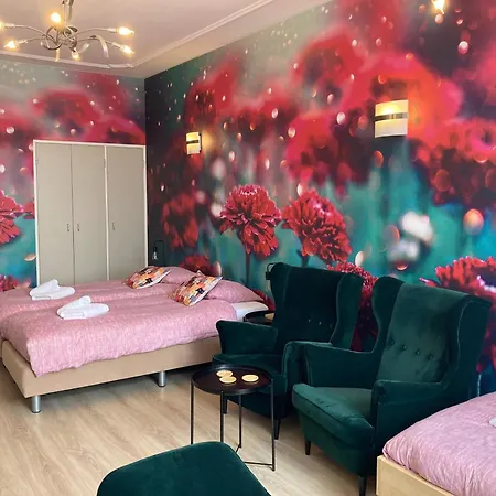 Plato By Hofstad Studio's 4*