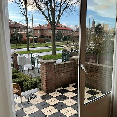 Plato By Hofstad Studio's 4*