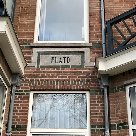 Plato By Hofstad Studio's 4* Haag
