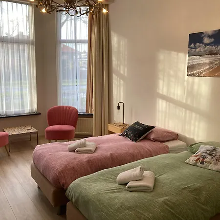 Plato By Hofstad Studio's 4*