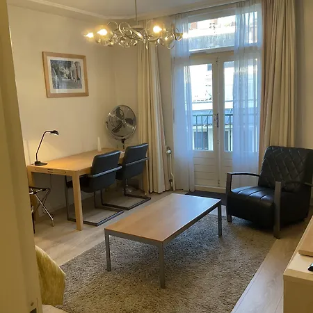 Plato By Hofstad Studio's 4*