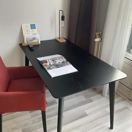 Plato By Hofstad Studio's 4* Haag