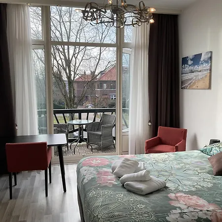 Plato By Hofstad Studio's Haag