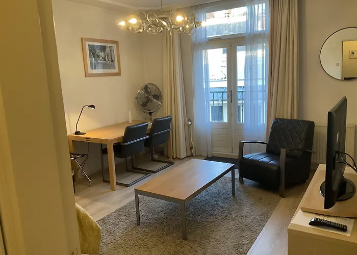 Plato By Hofstad Studio's 4*