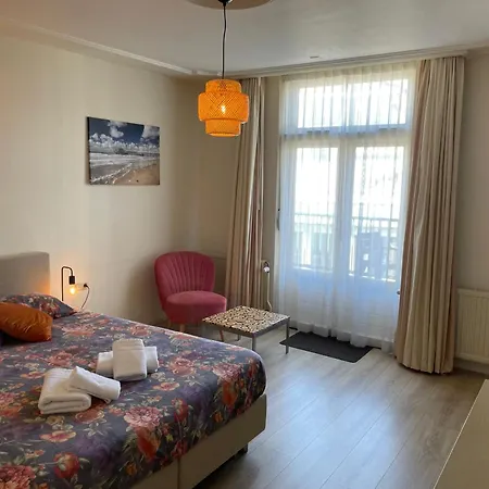 Plato By Hofstad Studio's 4*